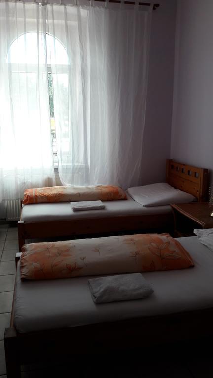 Hôtel Ubytovani-Plzen-Can Extérieur photo