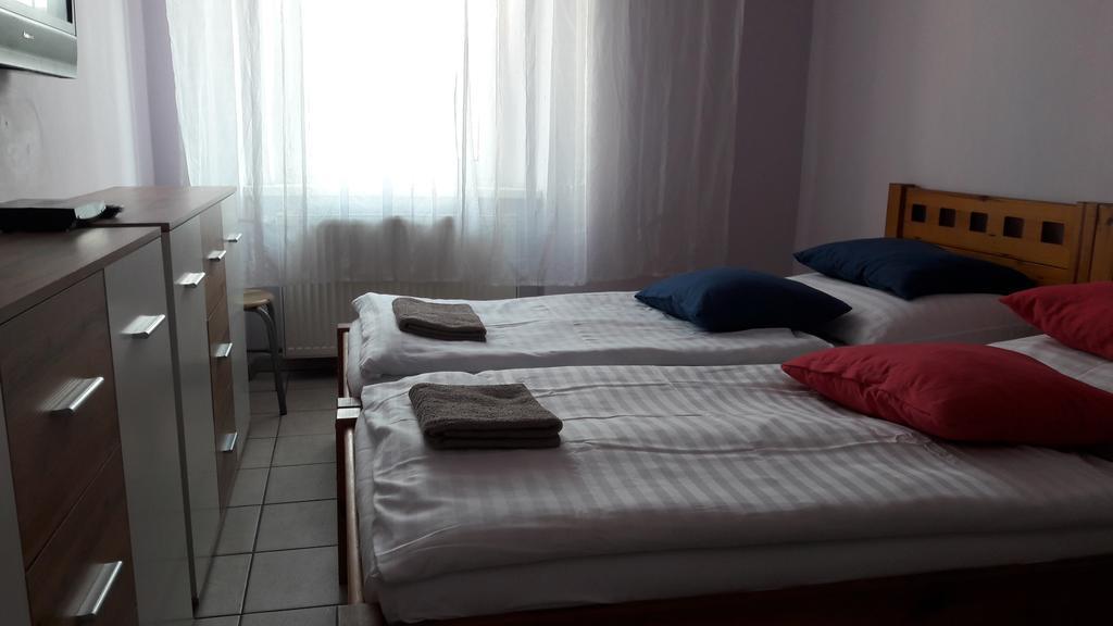 Hôtel Ubytovani-Plzen-Can Extérieur photo