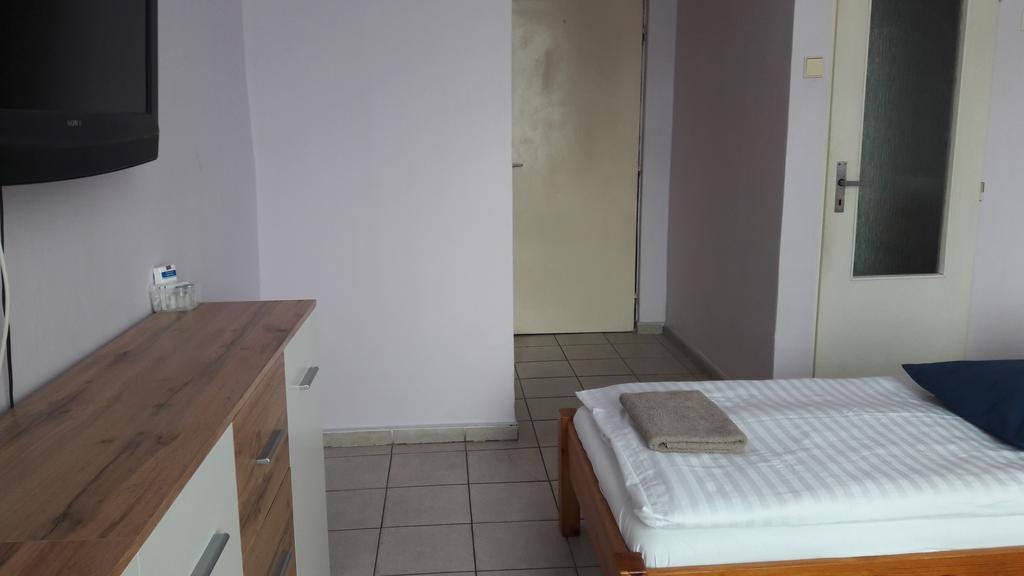 Hôtel Ubytovani-Plzen-Can Extérieur photo