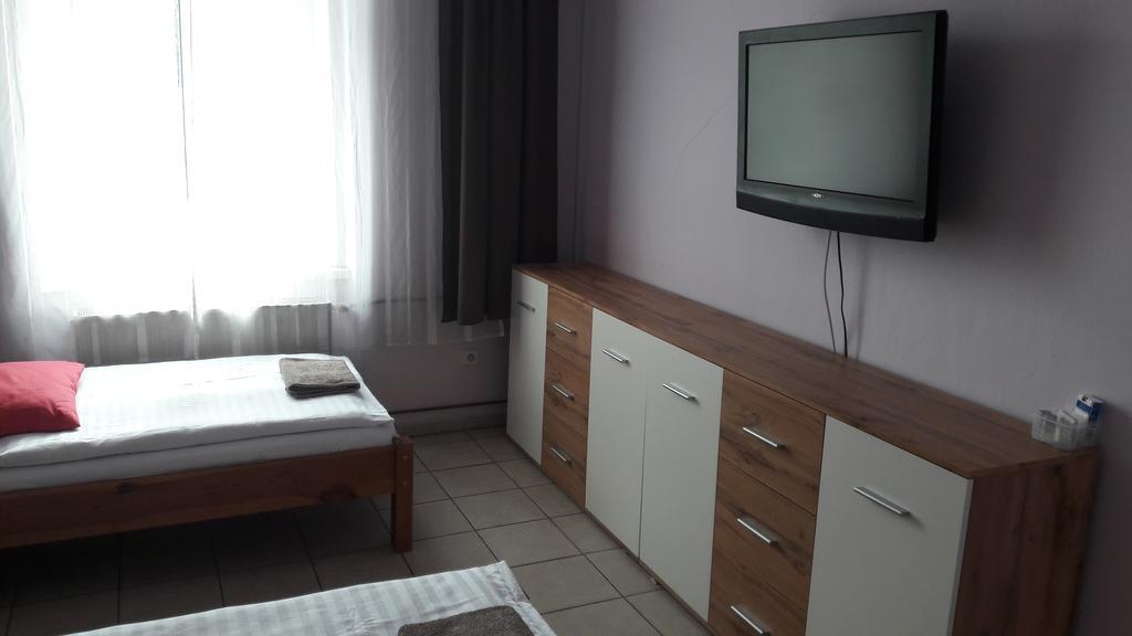 Hôtel Ubytovani-Plzen-Can Extérieur photo